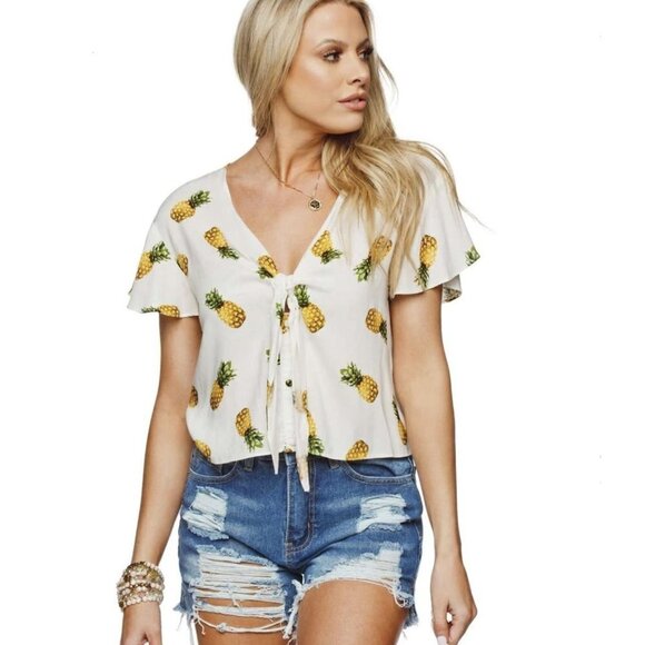 BuddyLove Havana Fluttered Sleeve Pineapple Top Sm - Picture 3 of 9